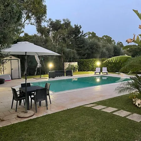 Beautiful Seaside With Pool Rosa Marina